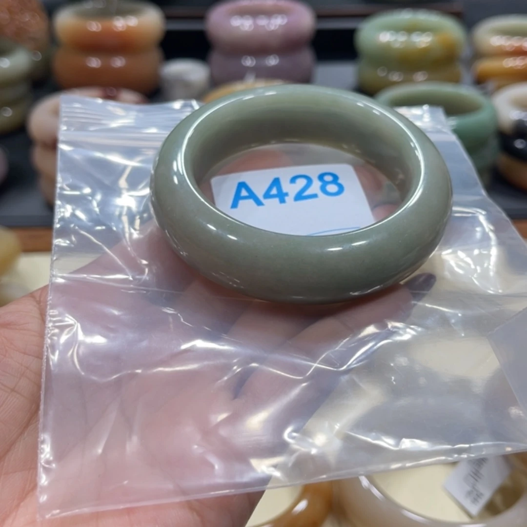 未镶嵌手镯石英岩玉彦*妈