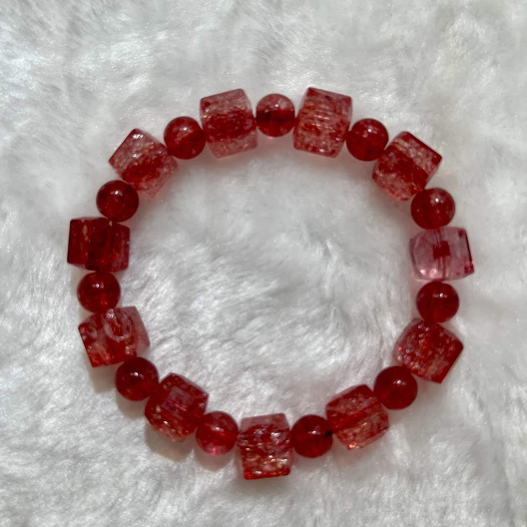 A08 嘉嘉珠宝甄选 方糖红草莓手串 卡11