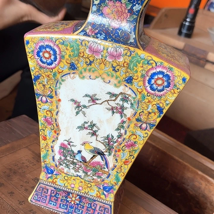 瓷片在乎过的人会发现