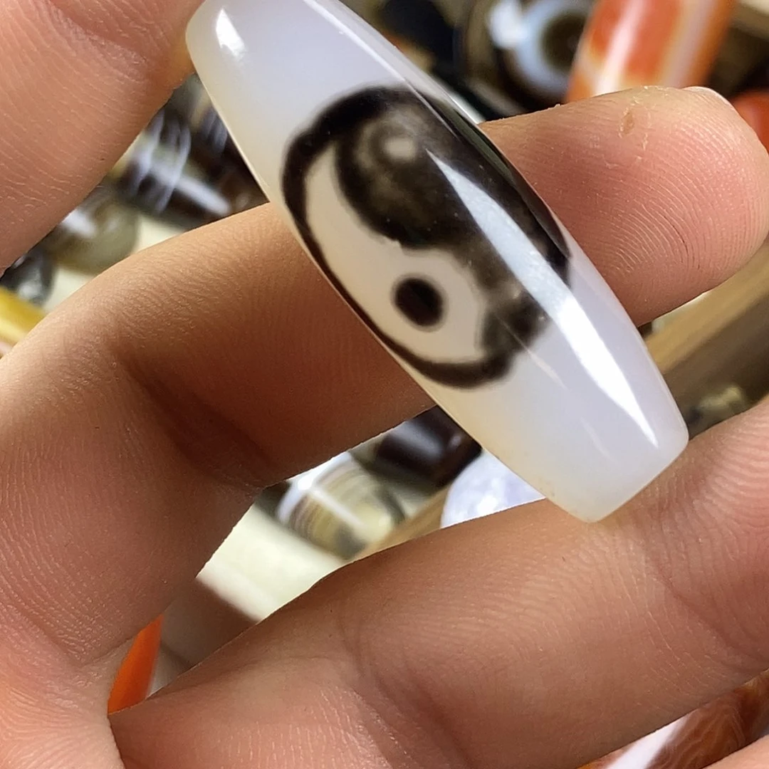 未镶嵌颈饰玛瑙/玉髓极****7