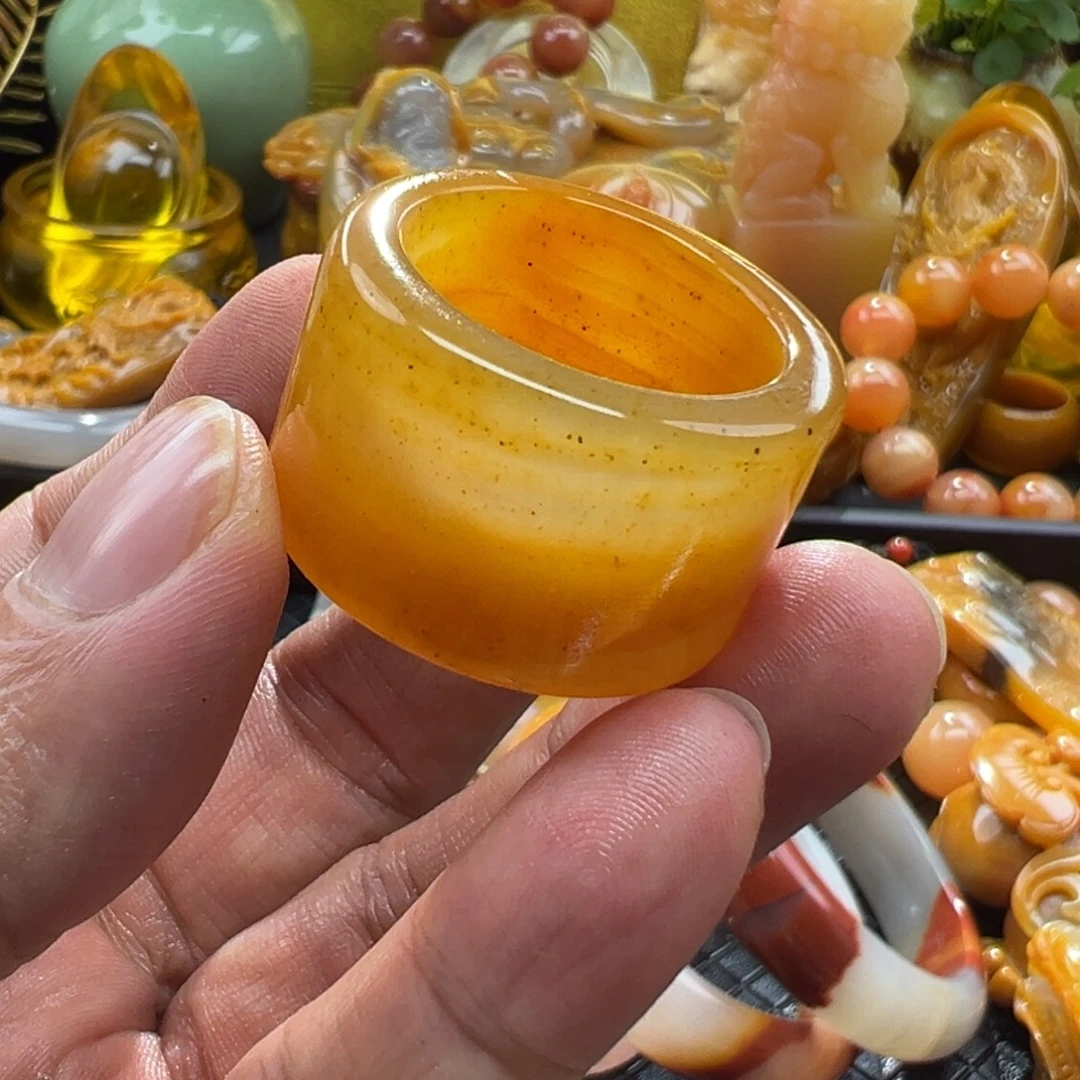 石英质玉未镶嵌颈饰