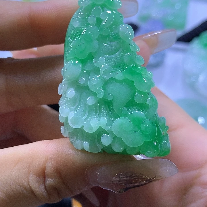 颈饰未镶嵌翡翠天然翡翠A货吊坠