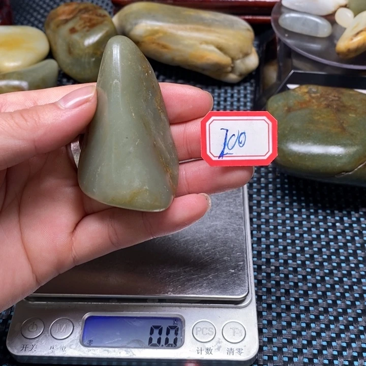 未镶嵌和田玉把件200