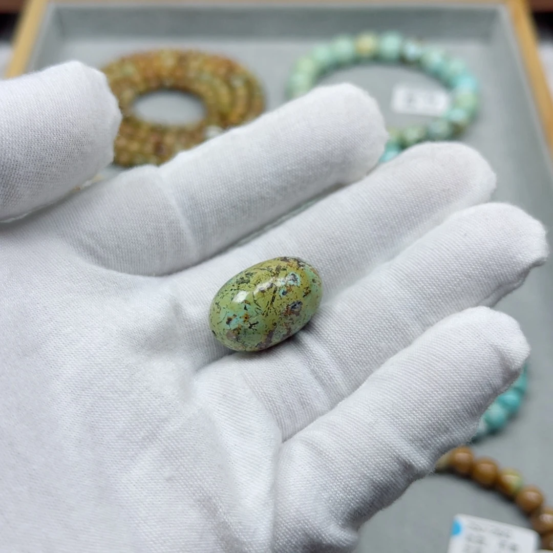 绿松石未镶嵌挂件