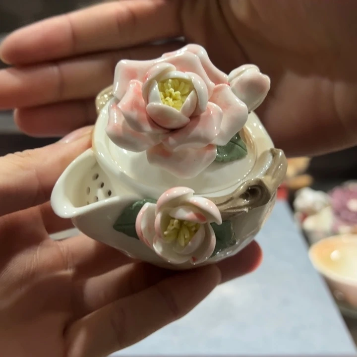 山茶花新品器型宝瓶有*