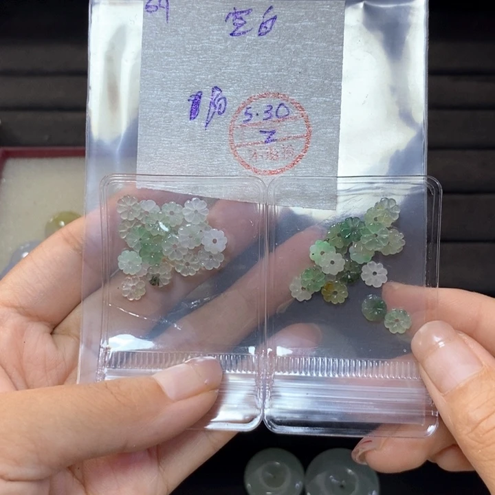 定制翡翠未镶嵌空*