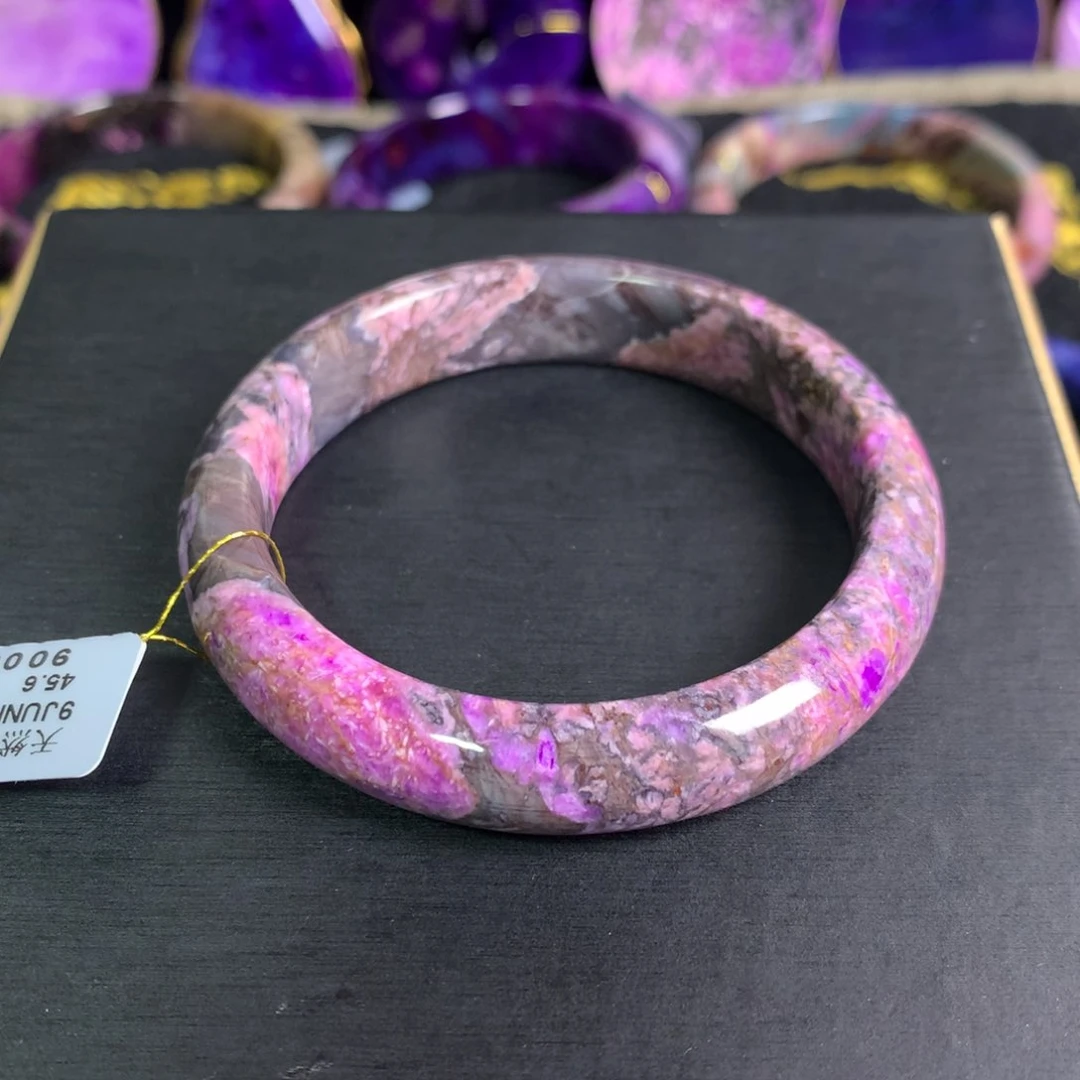 未镶嵌苏纪石（舒俱来）樱花粉手镯56