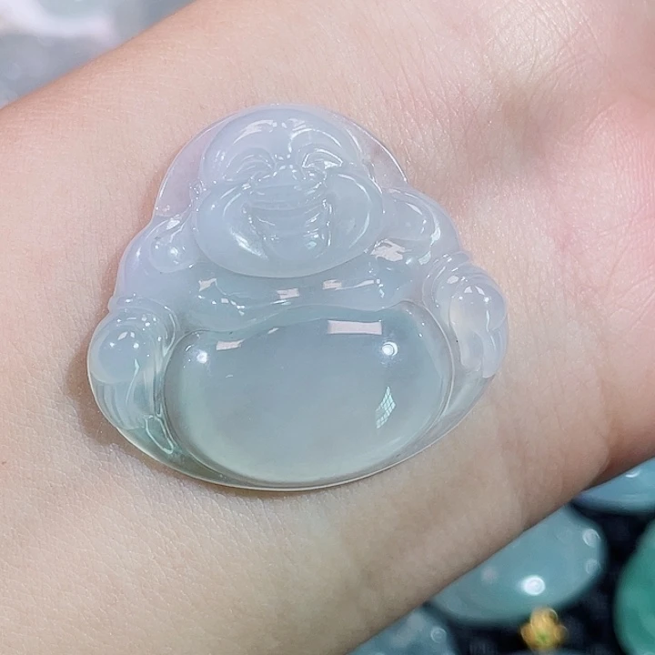 颈饰18K金镶嵌翡翠佛公