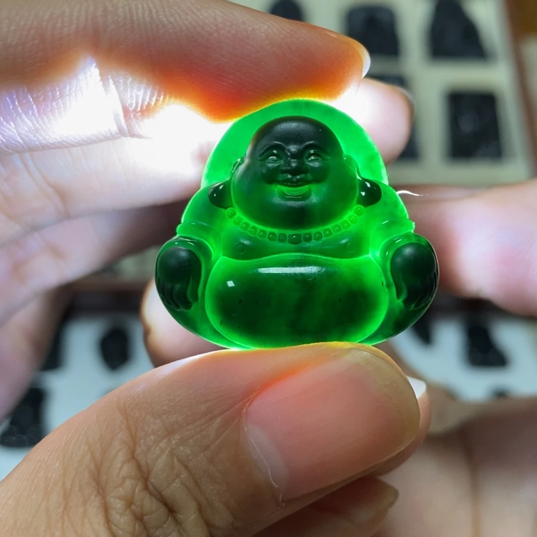 翡翠未镶嵌吊坠(赠链)