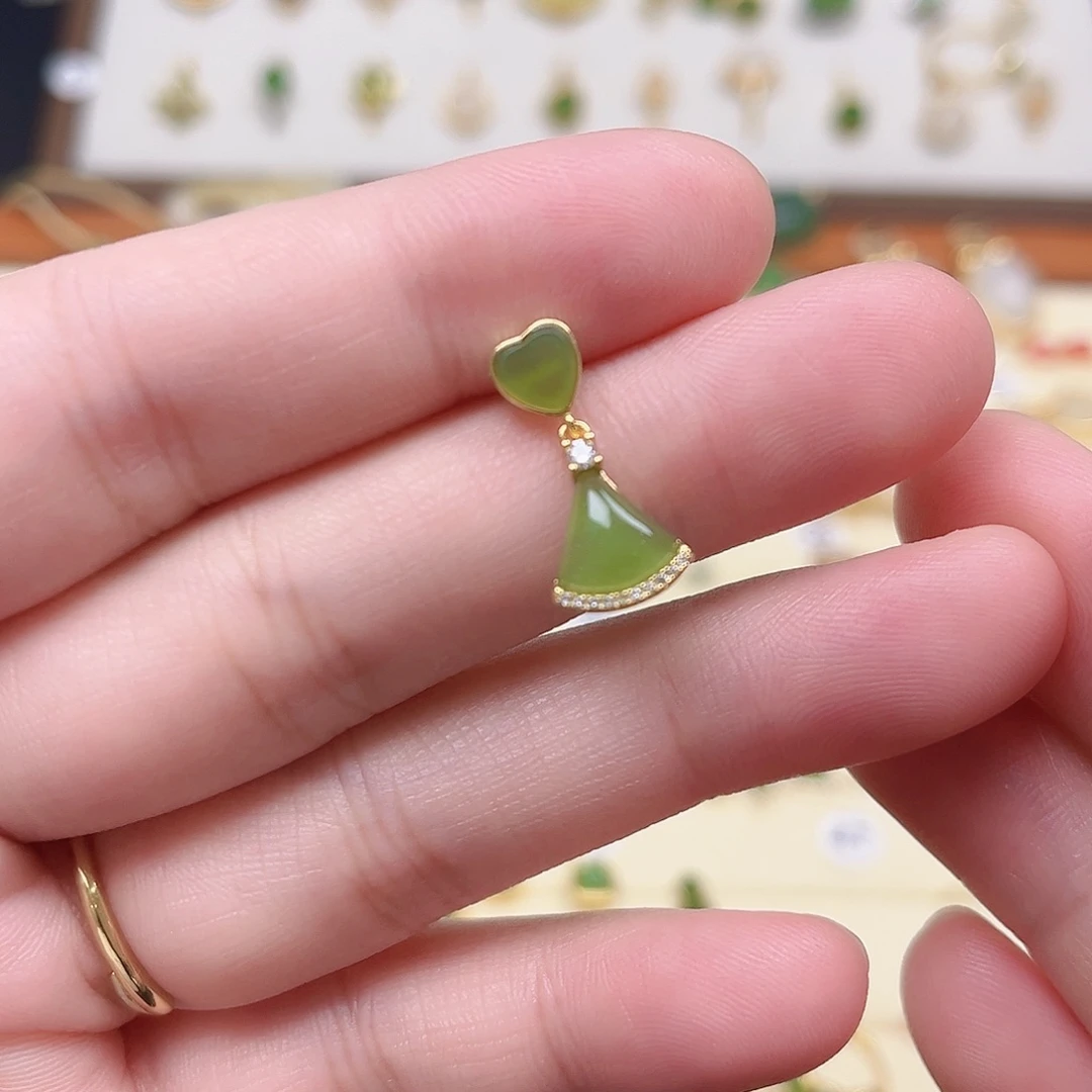 秋***水和田玉银S925镶嵌耳饰