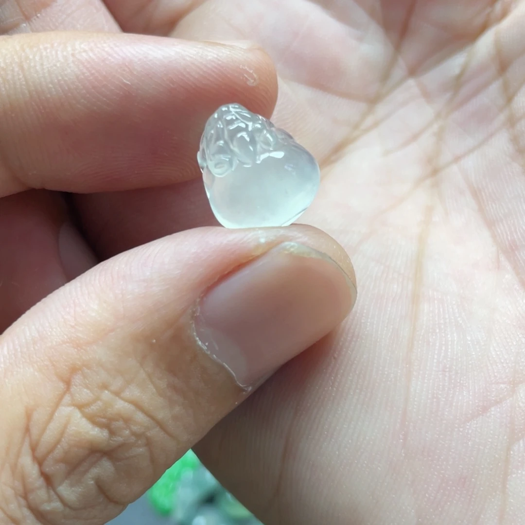 翡翠颈饰未镶嵌А***?翡翠