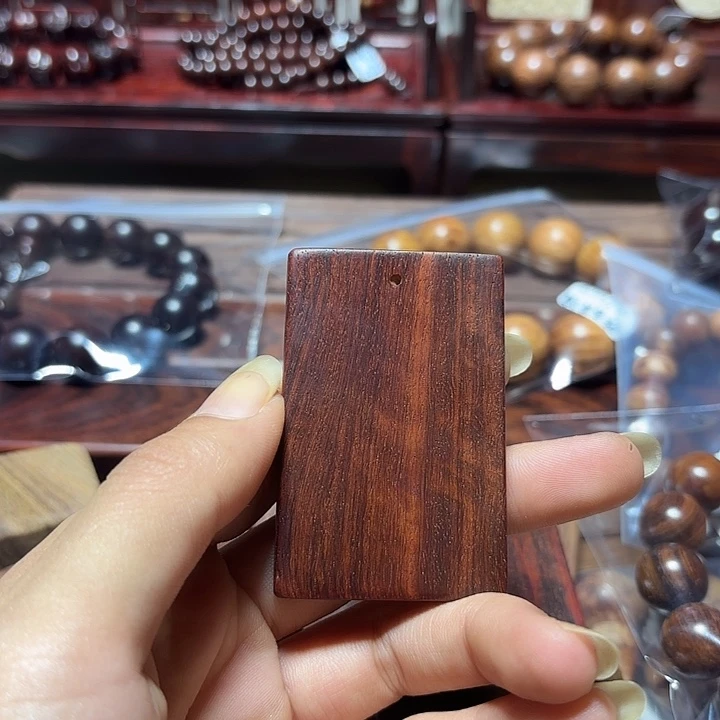 檀香紫檀。
