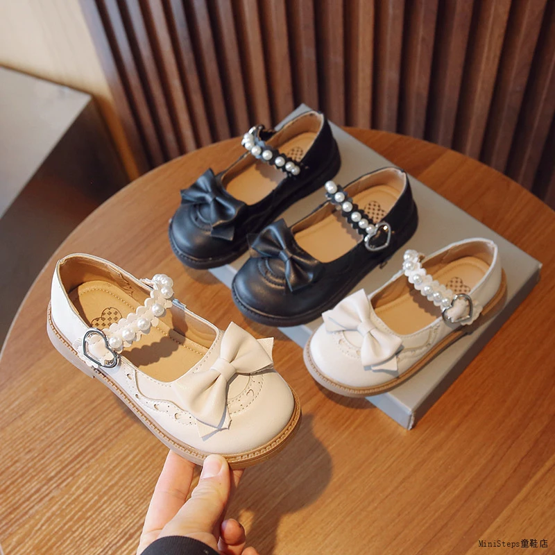 2025春季流行爆款女童甜美公主表演方口小皮鞋PU材质女童鞋时尚风