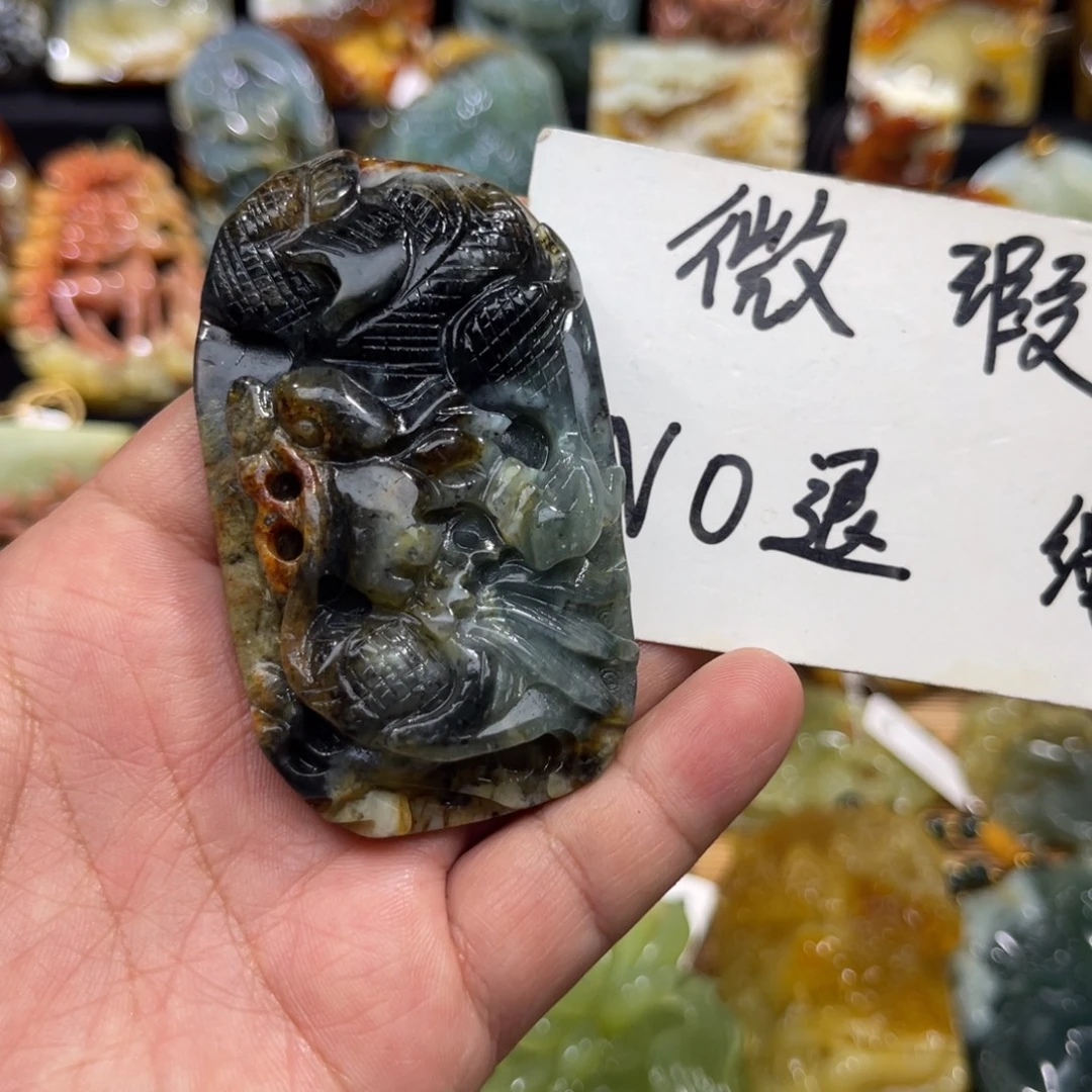 金****未镶嵌蛇纹石玉颈饰