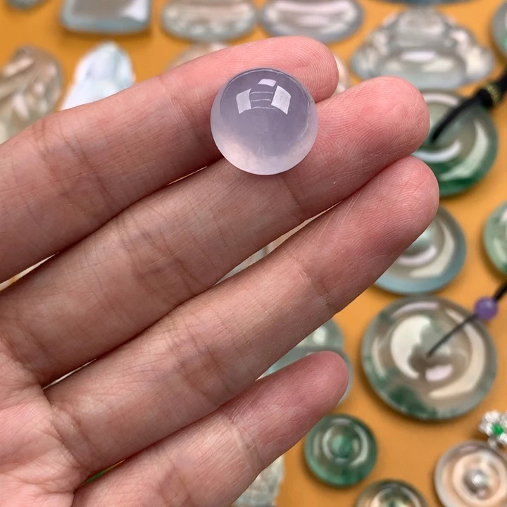 颈饰未镶嵌翡翠…..