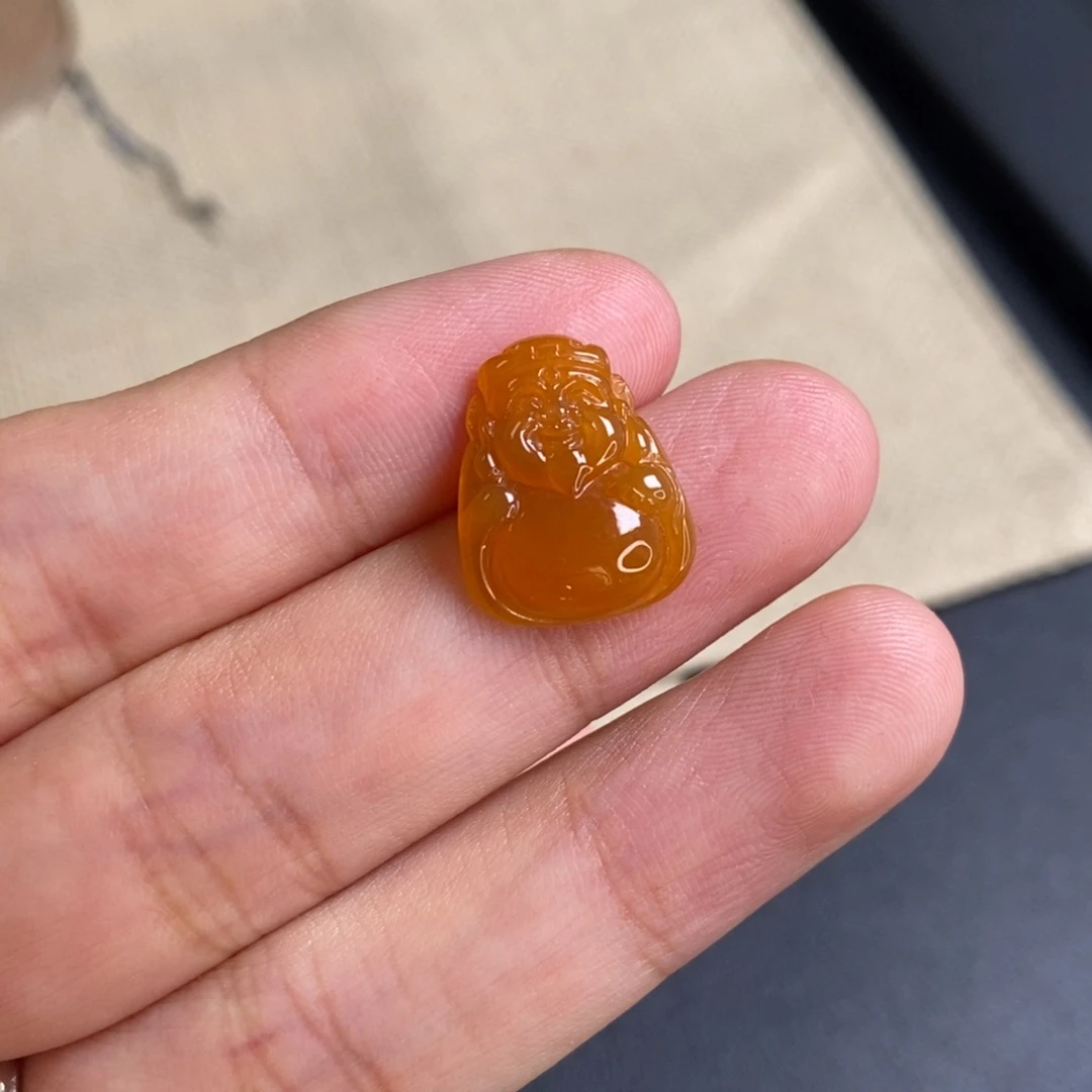 翡翠未镶嵌颈饰财哥天然色