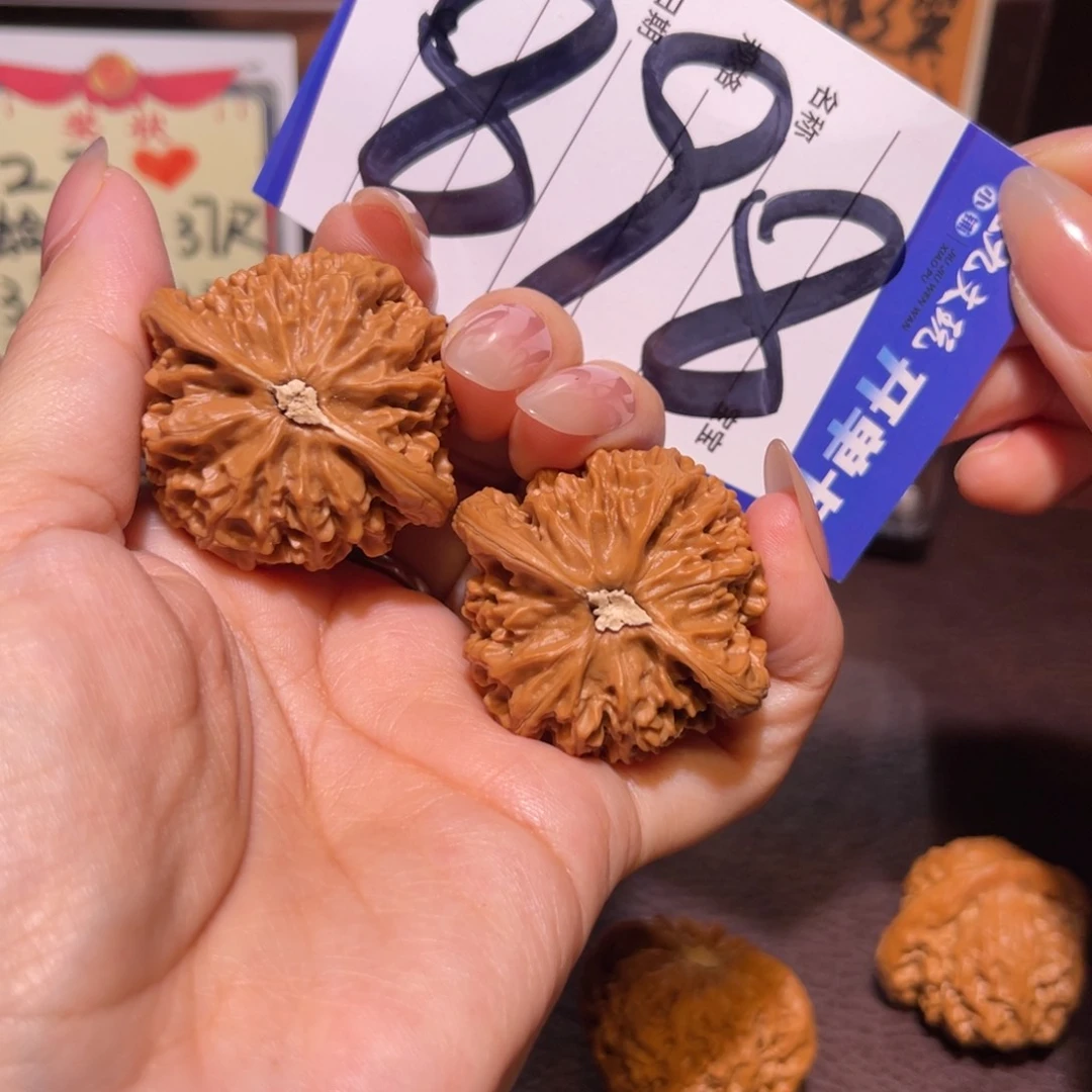 文玩核桃把件分**手40宫灯