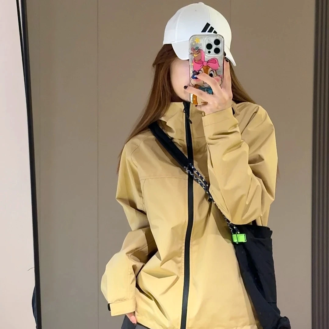 男女款户外冲锋衣外套防水防风休闲连帽运动软壳三合一情侣春秋