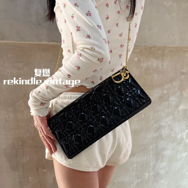 95新 DIOR/迪奥 复燃精选/黑金漆皮七格woc链条包