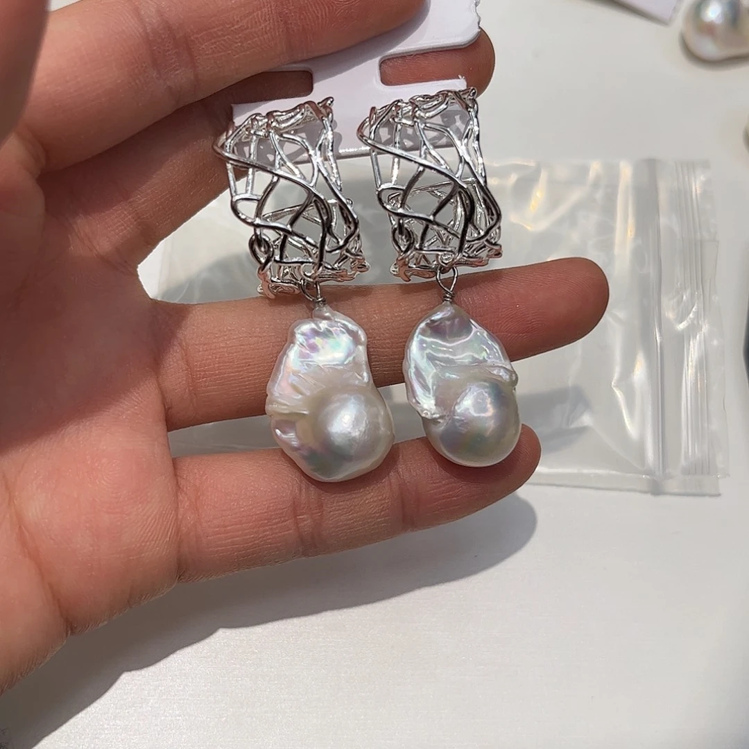 淡水珍珠合金耳饰