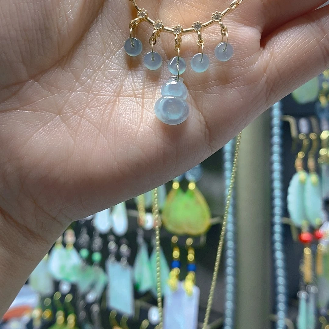 未镶嵌翡翠耳饰翡翠