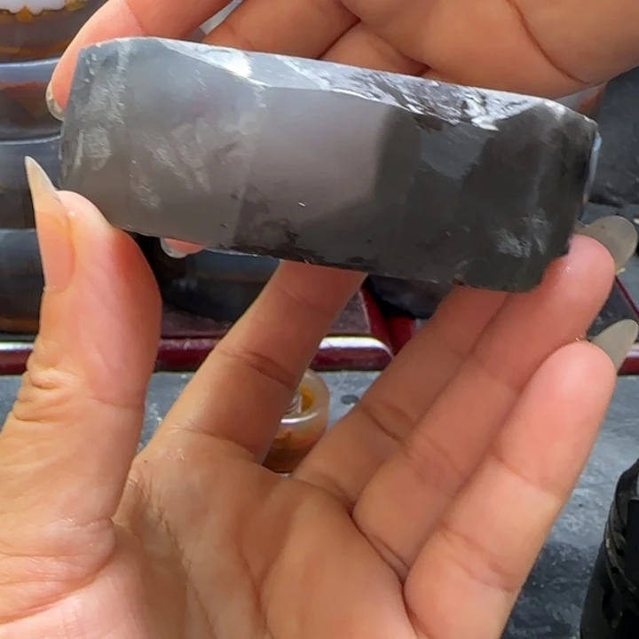 绿***海定制玛瑙手镯定制