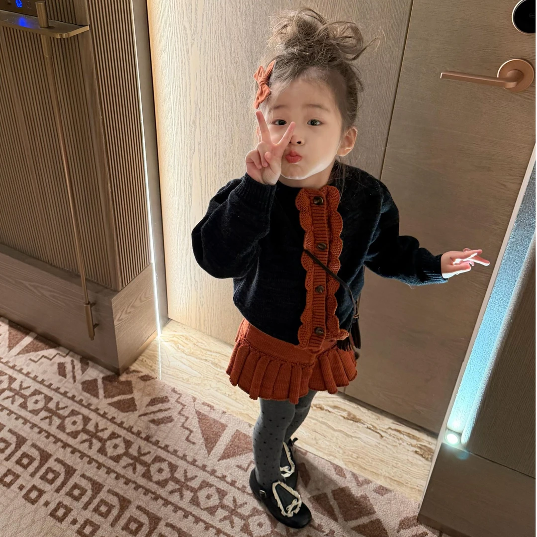 小思家2025冬季新款韩版洋气花边针织上衣针织短裙女童时髦套装