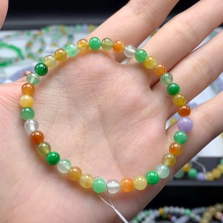 翡翠手镯未镶嵌翡翠