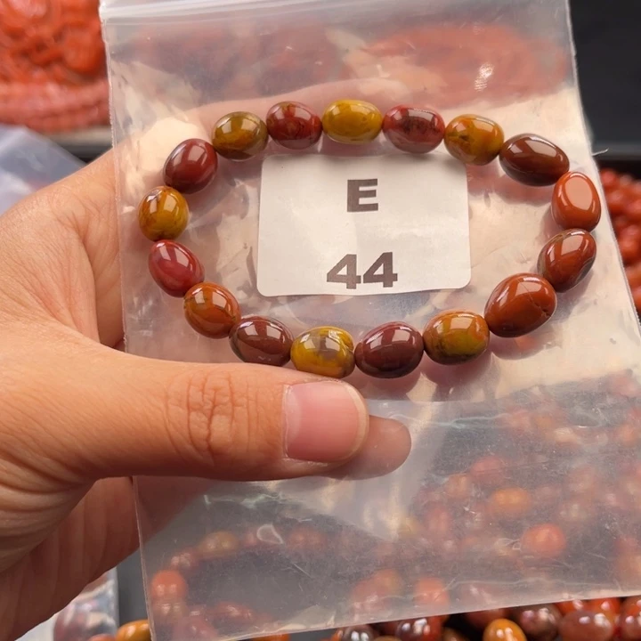 南红玛瑙未镶嵌多样性发货默认微瑕称重9mm