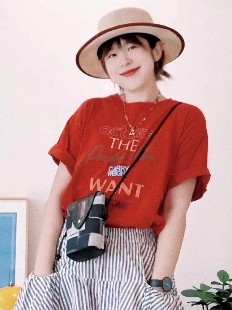 女装2025新款韩系小众气质百搭夏天巨好看上衣大红色字母印花T恤