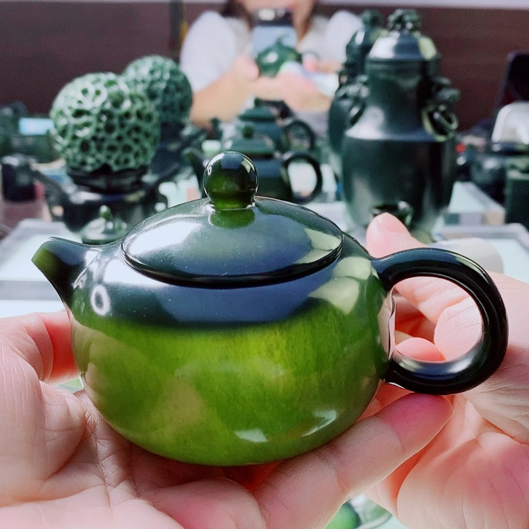 未镶嵌和田玉（青玉）摆件