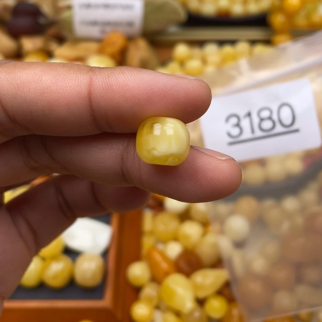 琥珀珠宝奇石未镶嵌11.9m 矿点