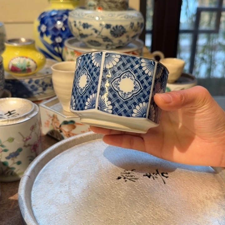 壶承天的作品是由一个人