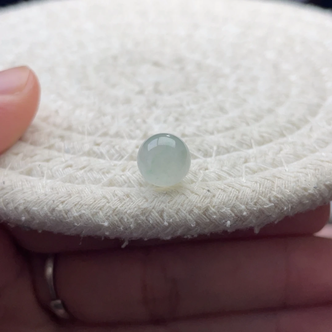散珠翡翠特色飘金丝绿圆珠卡8.8mm