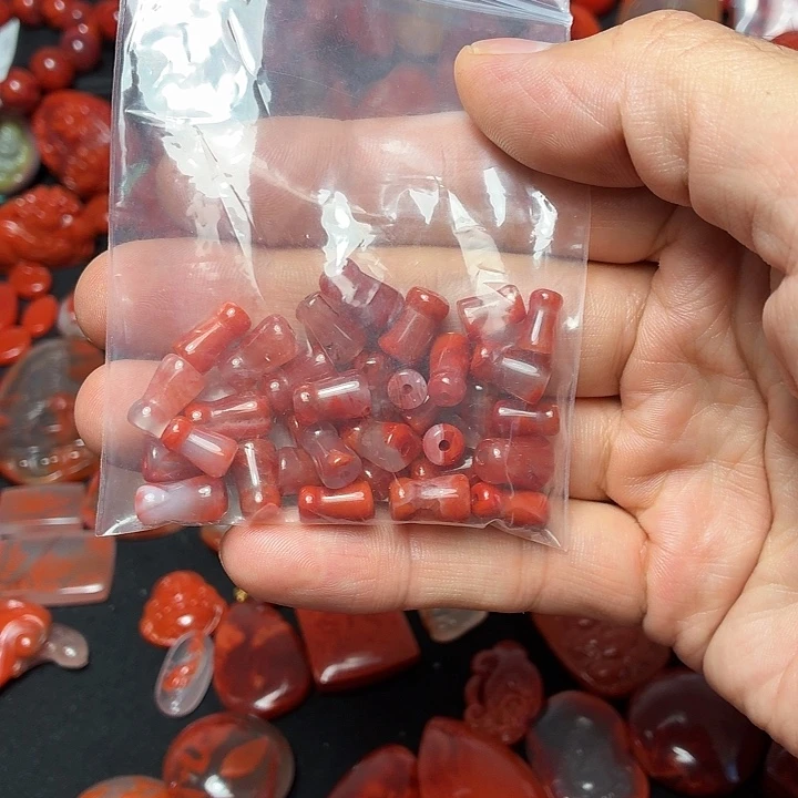 亮***妞南红玛瑙吊坠未镶嵌