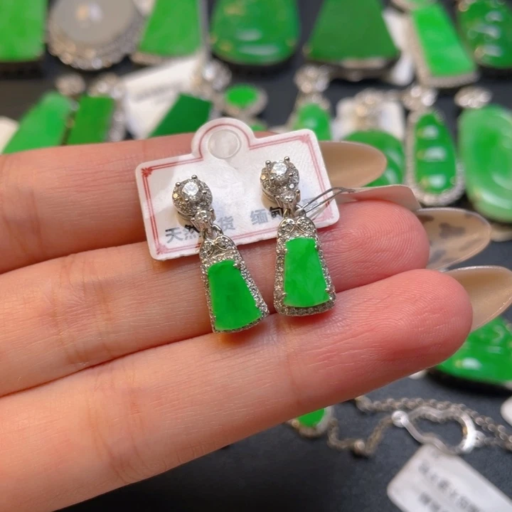 翡翠银S925镶嵌颈饰