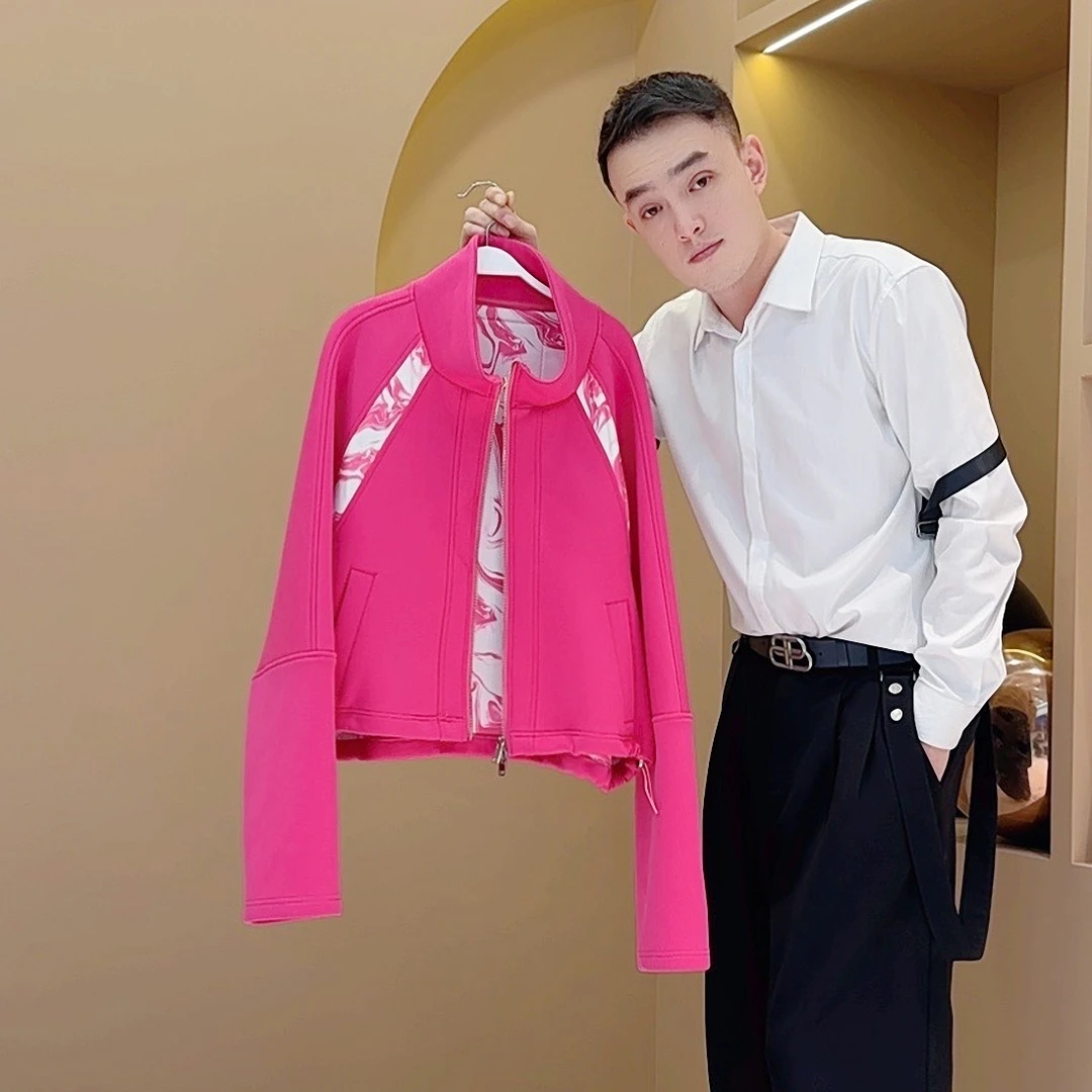 【韩哥女装】2025春季《绣罗衣裳照朝春》淡绛红水波纹印花外套5958A