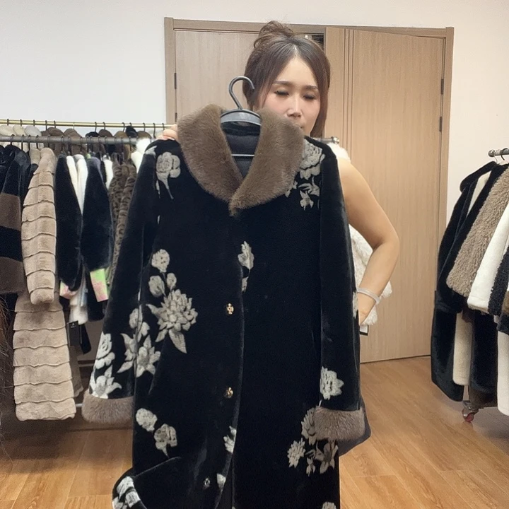 皮毛一体外套女中长款
