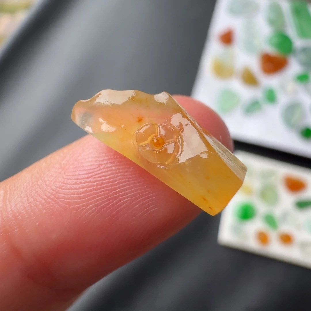 定制翡翠未镶嵌高冰黄翡梅花