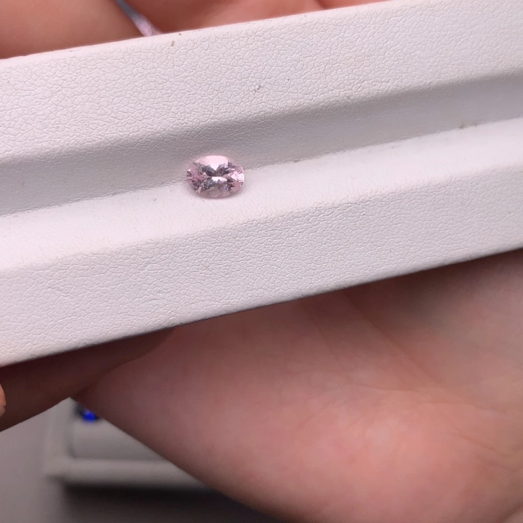 绿柱石（摩根石）裸石5×7