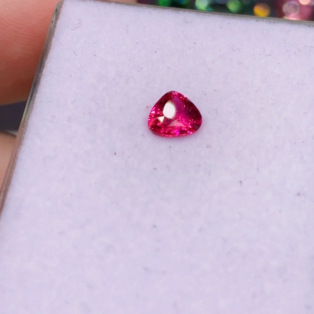 裸石红宝石天然无烧鸽血红宝石AIGS证书