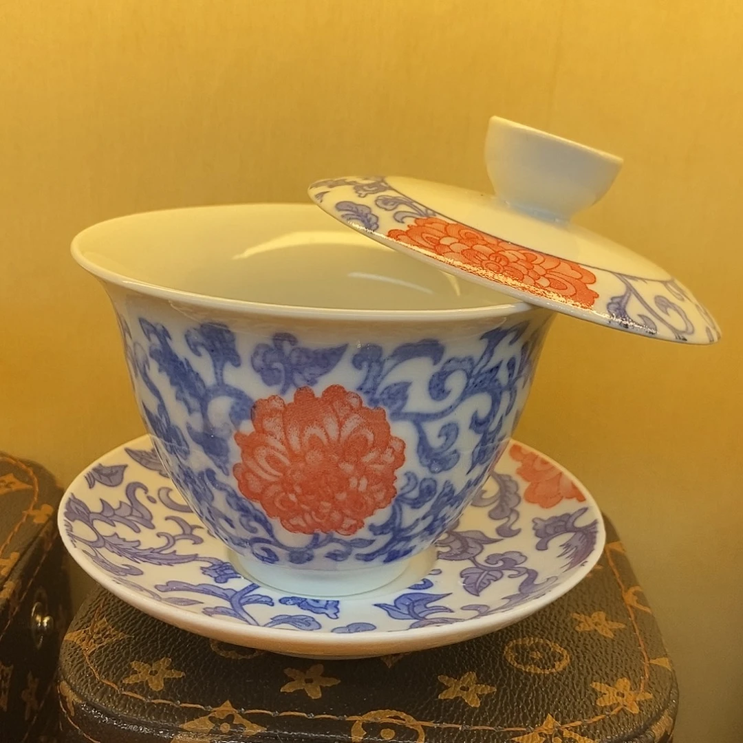 盖碗里的水煮开后放入