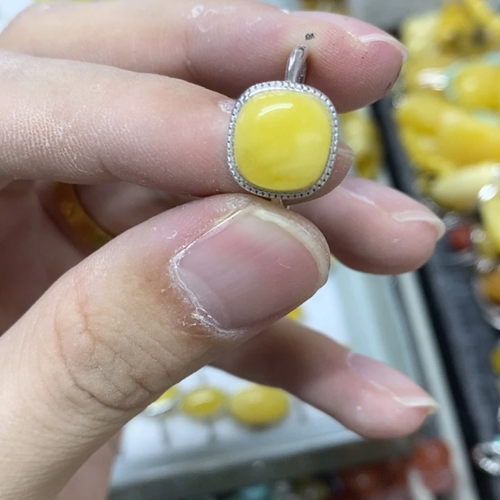 银S925镶嵌蜜蜡裸石戒指