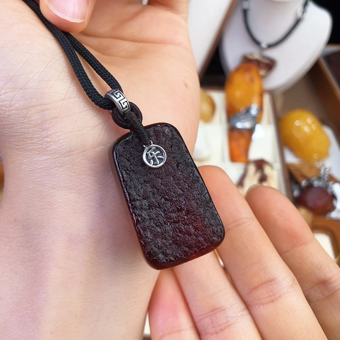 未镶嵌琥珀珠宝奇石
