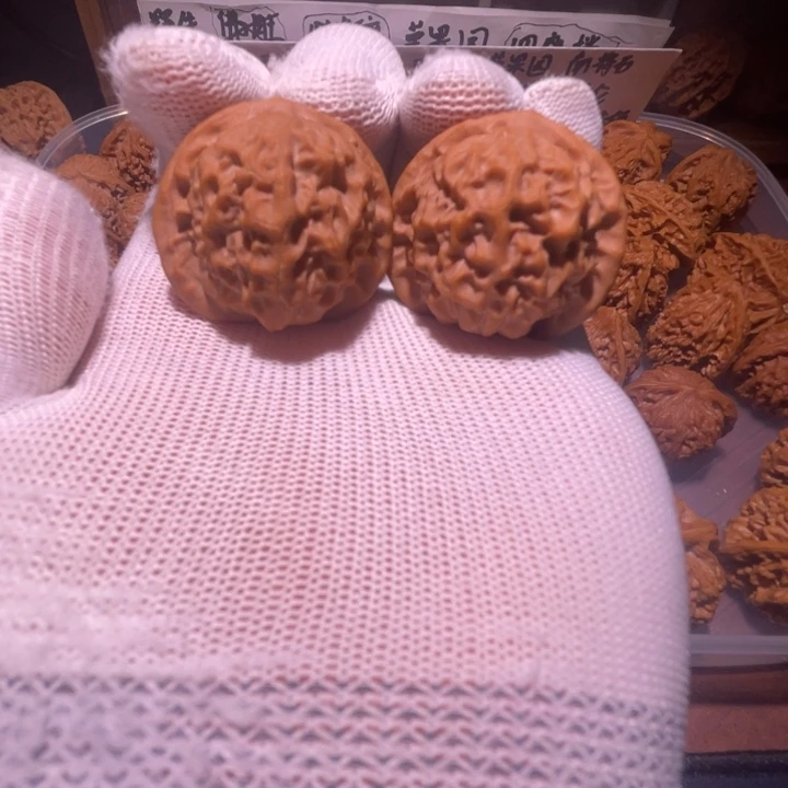 文玩核桃手串瓷娃娃