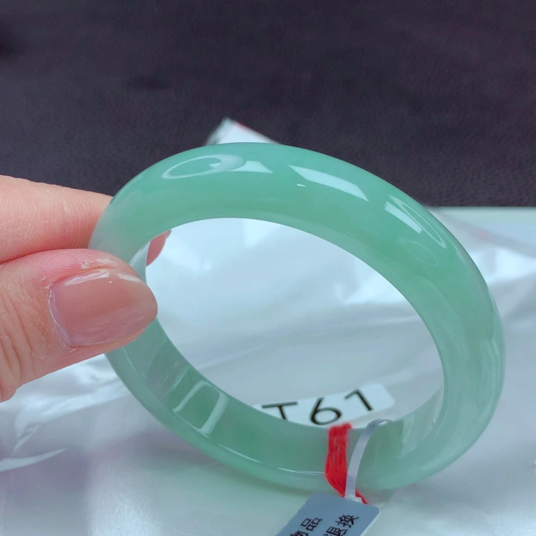 翡翠手镯未镶嵌手镯88