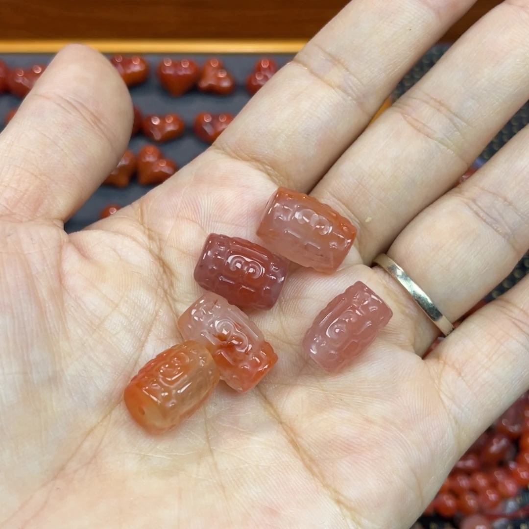 南红玛瑙未镶嵌颈饰桶珠