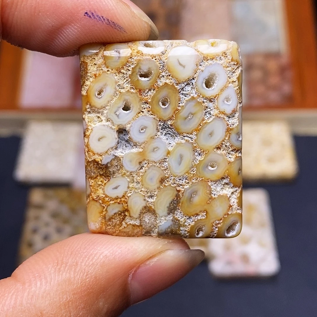 用***2硅化玉珊瑚玉合金