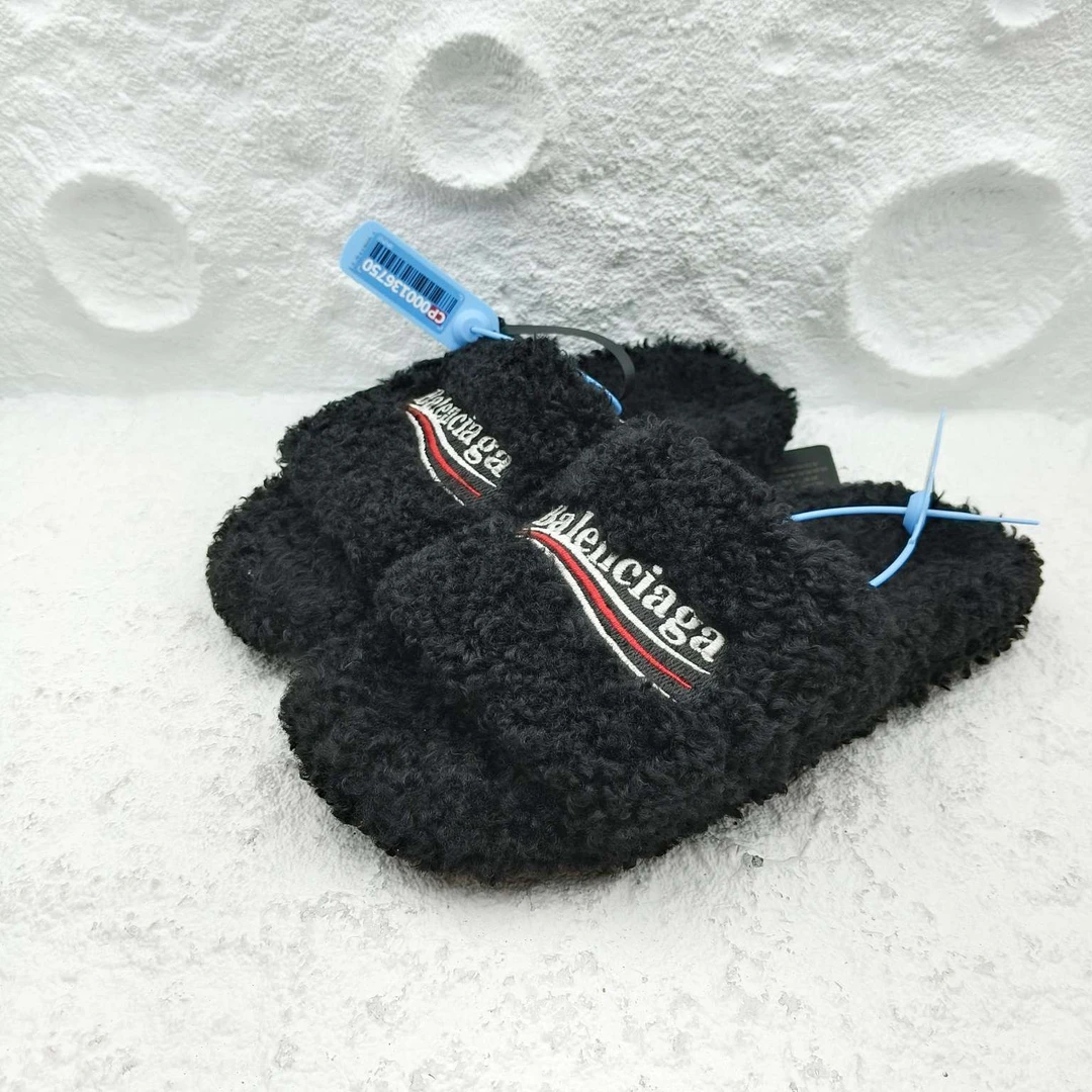 99新 Balenciaga/巴黎世家 /37码/黑色毛毛拖鞋/非全新