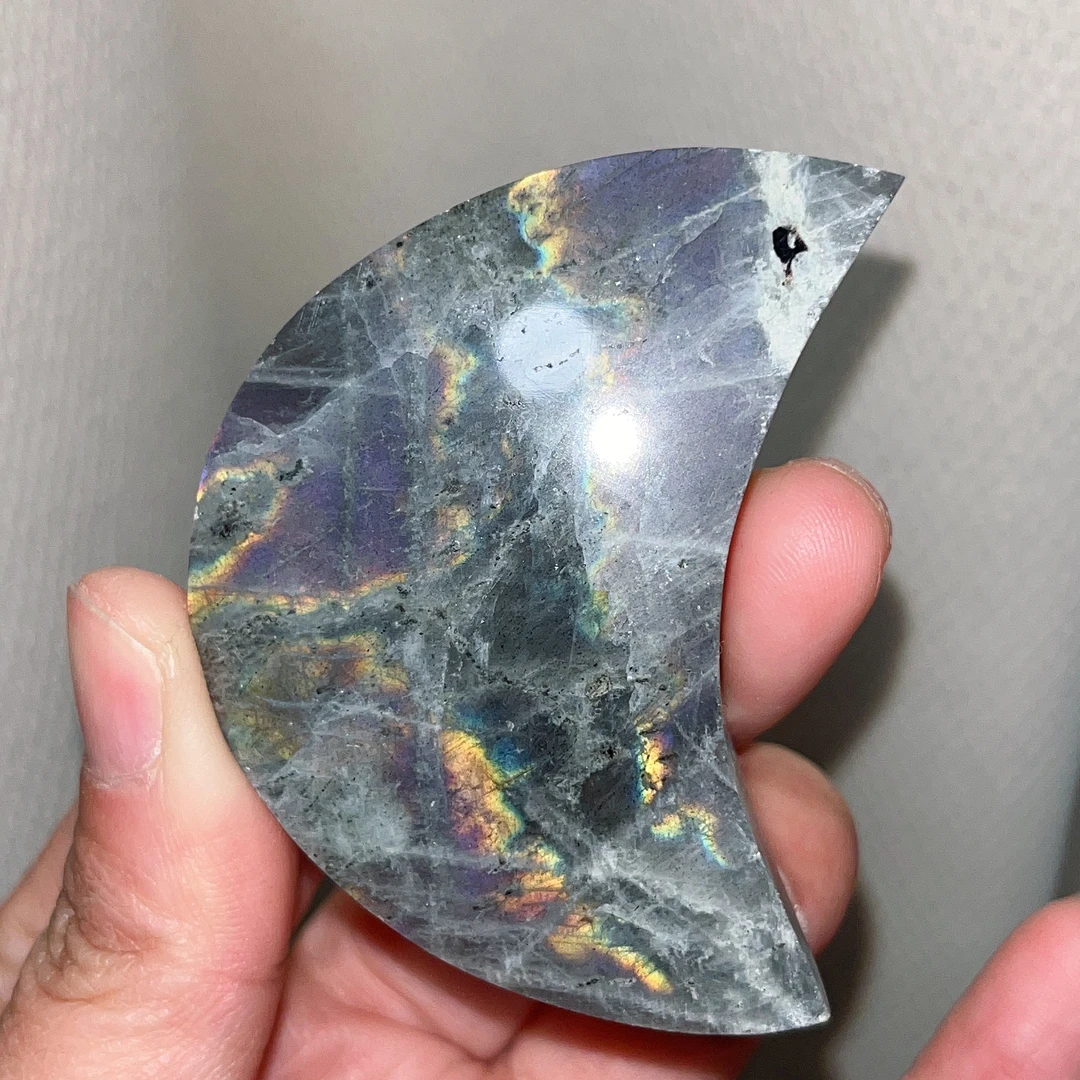 天然紫光拉长石月亮摆件61*38*18mm